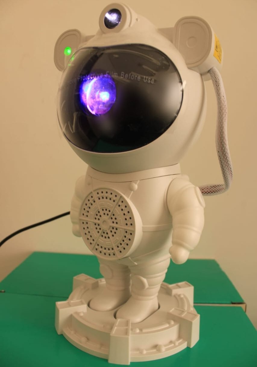 PROYECTOR ASTRONAUTA DE GALAXIA, NEBULOSAS, LA LUNA  Y LUZ NOCTURNA DE TECHO, PARLANTE CON BLUETOOTH y CONTROL